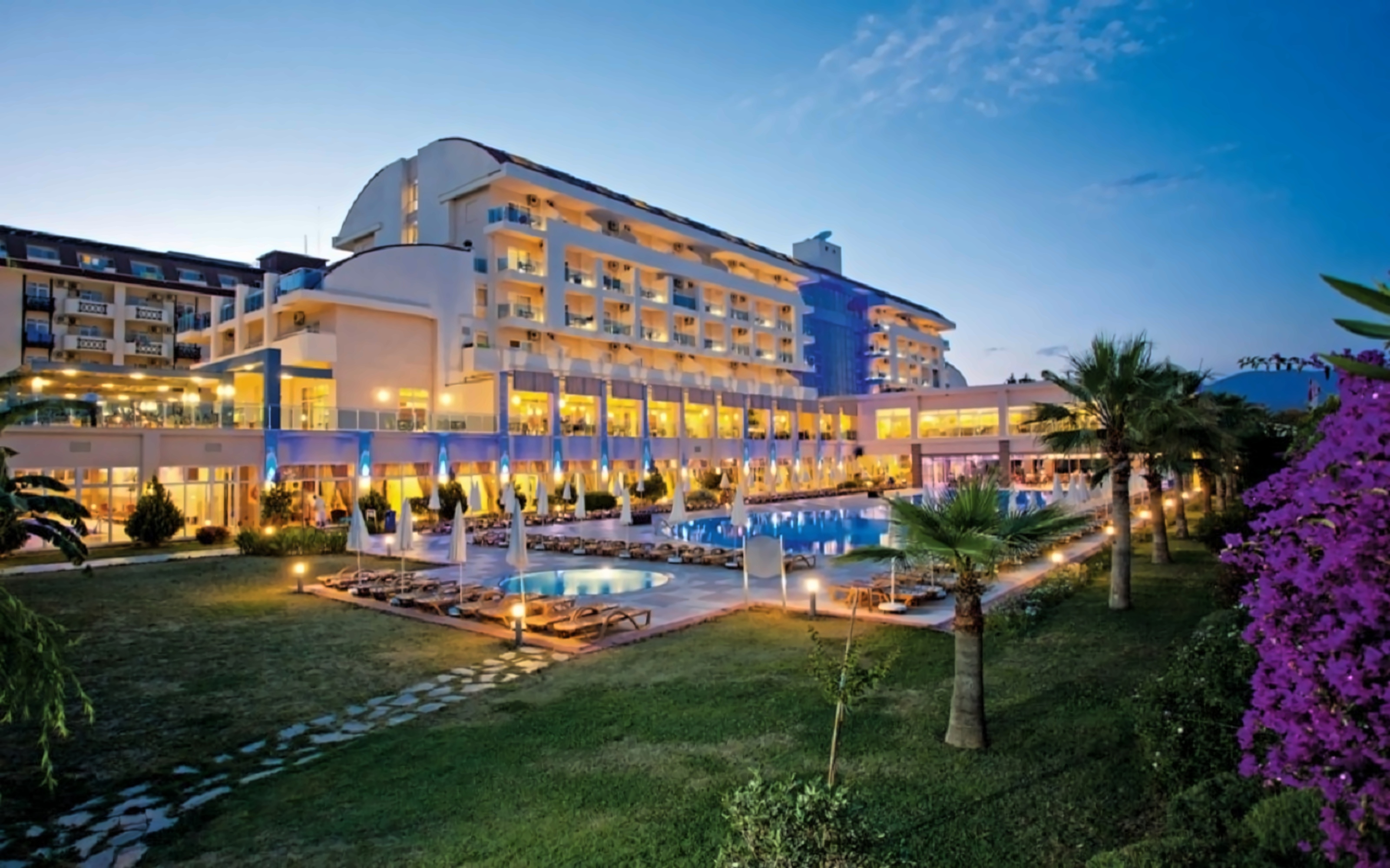 Titan Select Hotel 5*