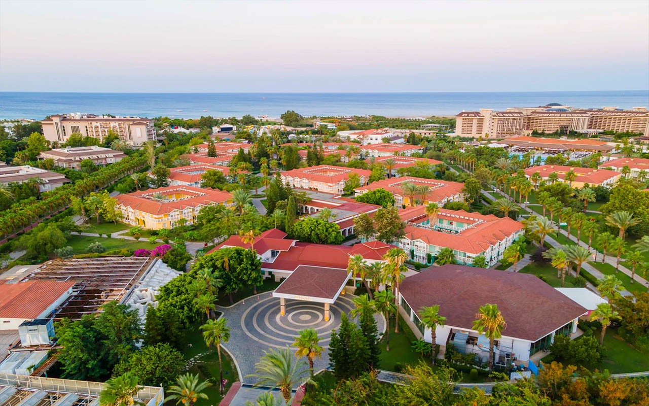 Euphoria Palm Beach Resort HV-1*