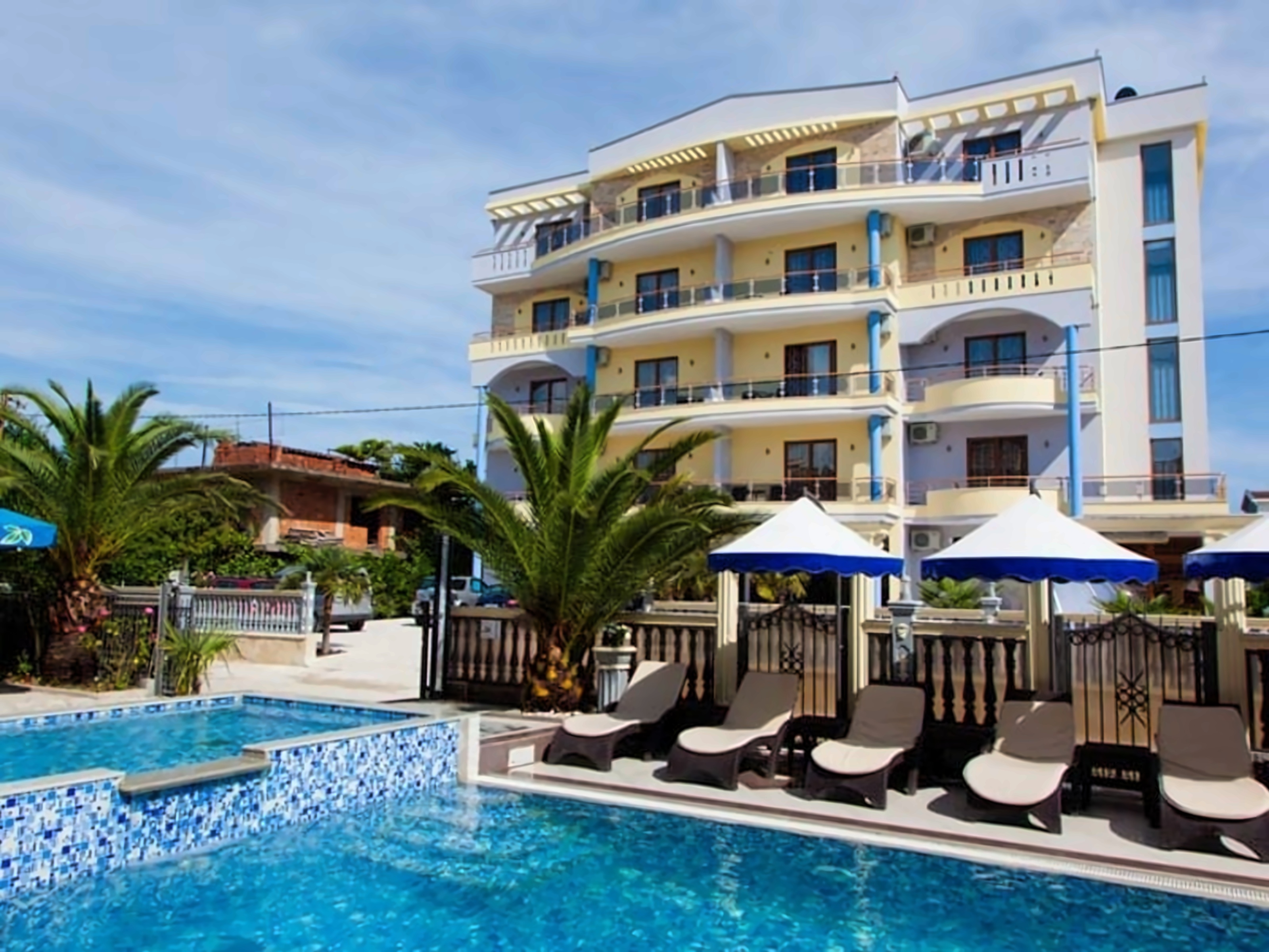 Montefila Hotel Velika plaza Montenegro photo, price for the vacation ...
