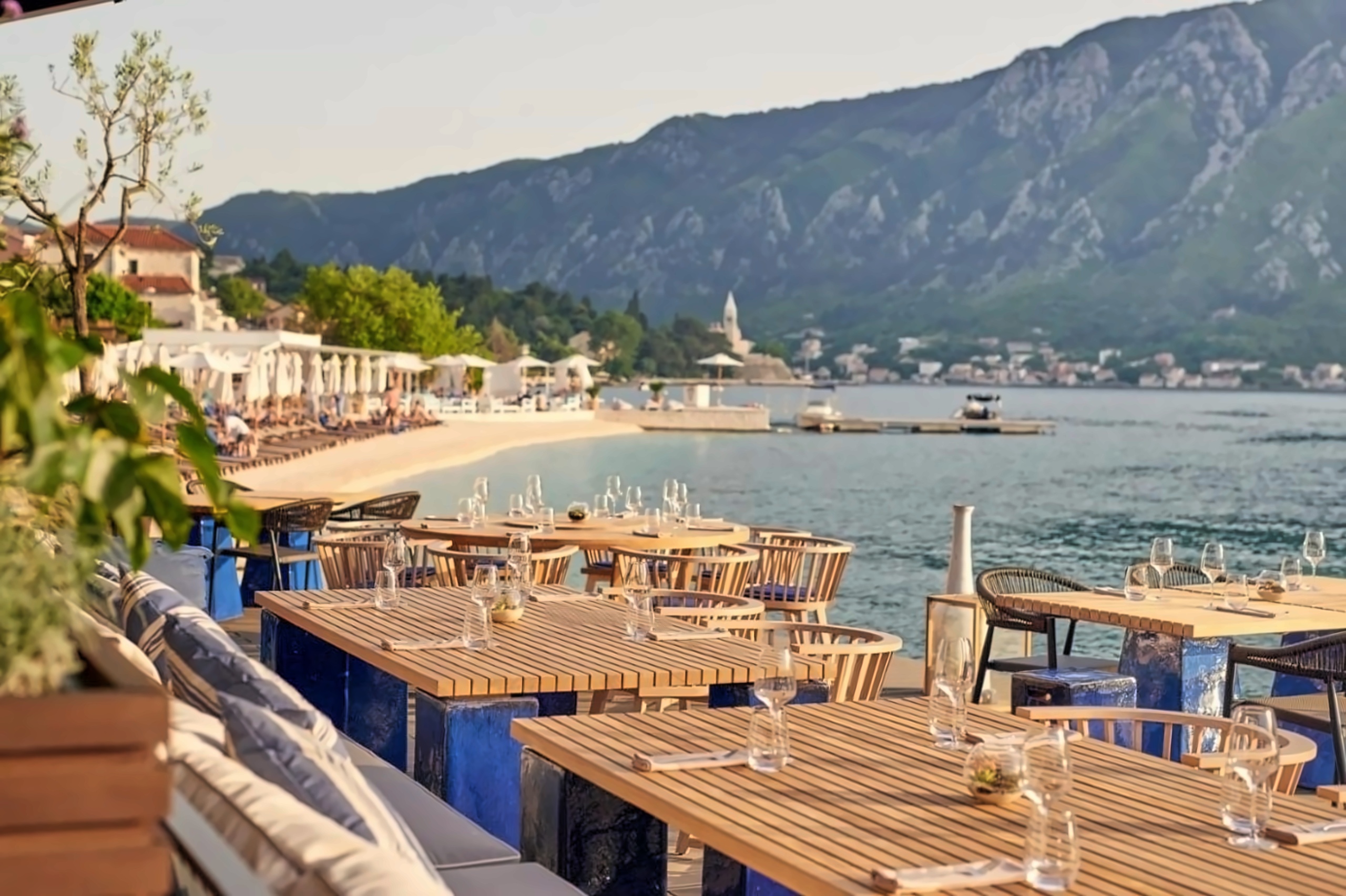 Kotor bay. Huma kotor Bay. Kotor Bay Montenegro. Тиват фото.