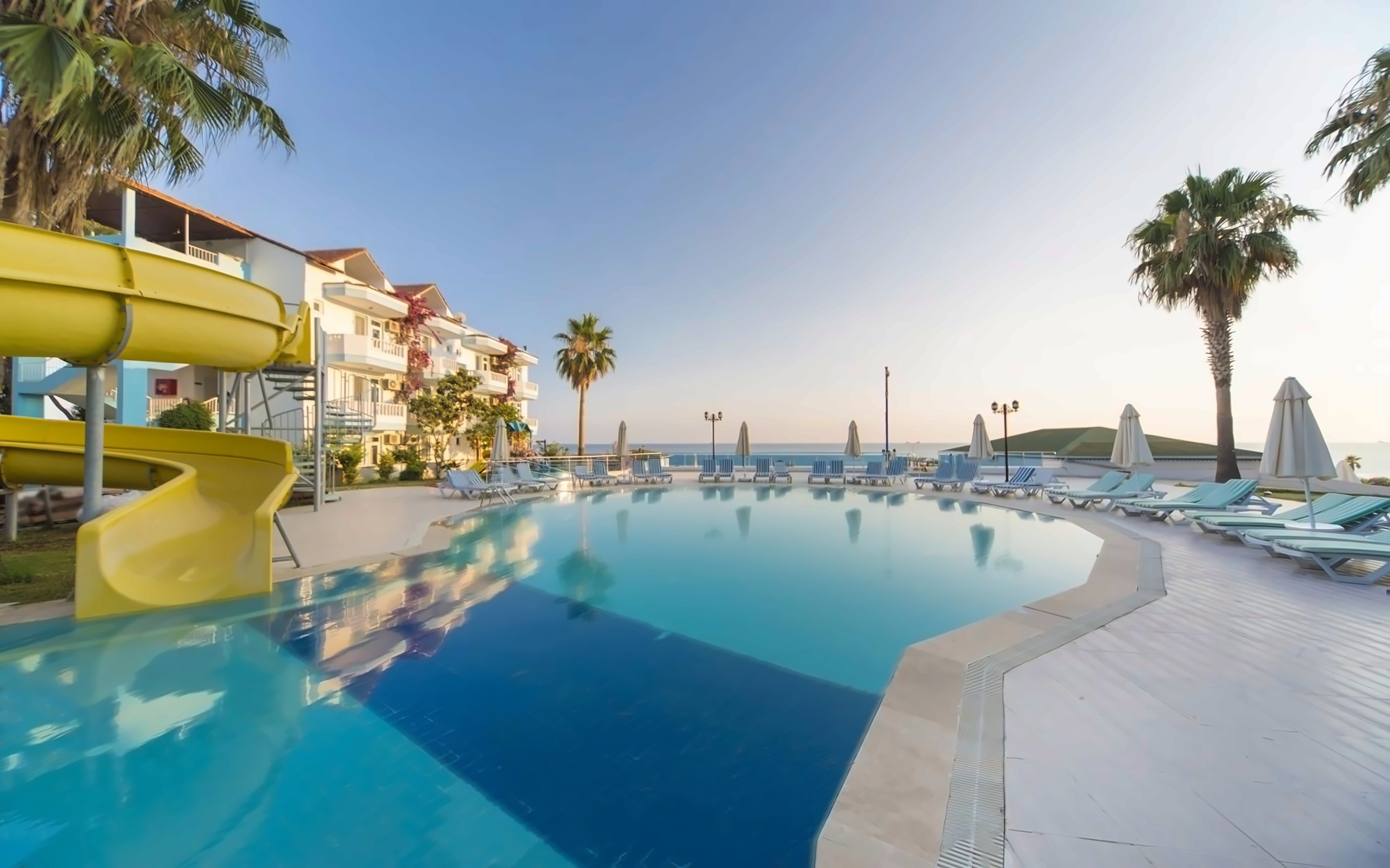 Отели турции видео аланья. Турклер Турция. Garden Beach Resort Турция Алания. Аланья отель Гарден Бич 5. Аланья Тюрклер.