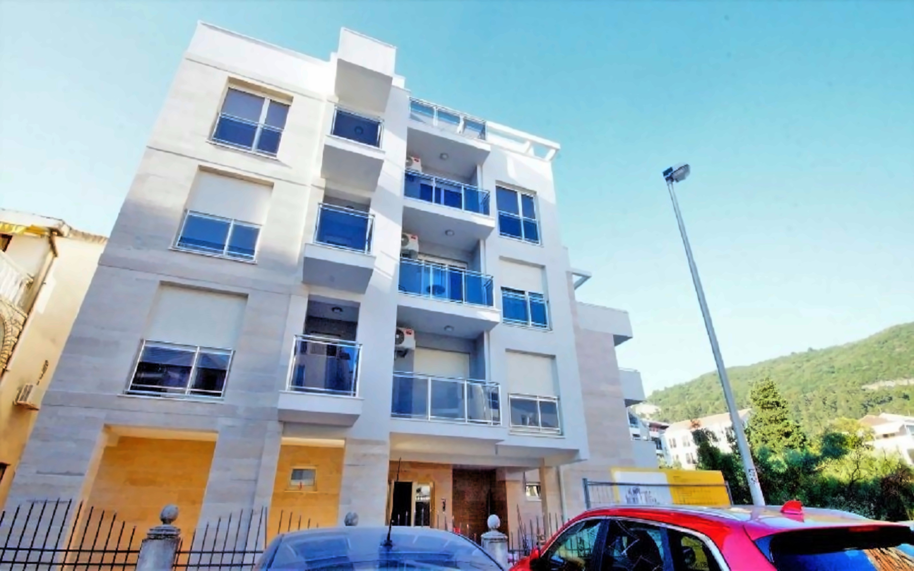 Apartments Kala New 4*