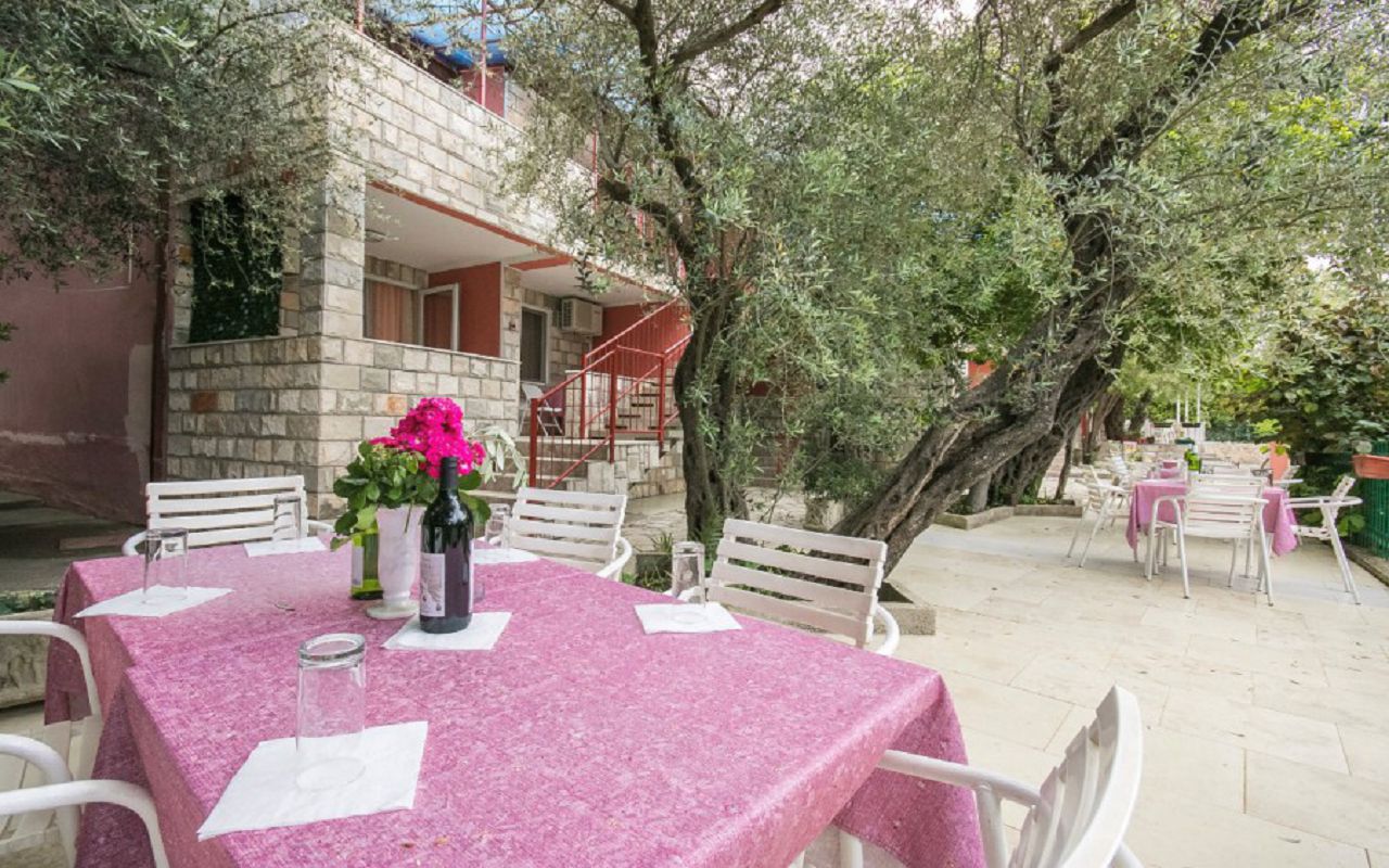 El Mar Garden Petrovac Montenegro photo, price for the vacation from